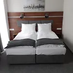 Gucio - Z Restauracja Bed & Breakfast