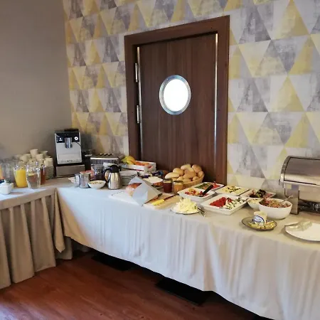 Gucio - Z Restauracja 3*