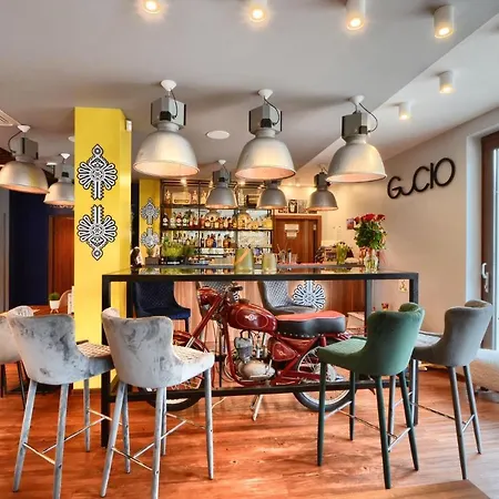 Bed & Breakfast Gucio - Z Restauracja