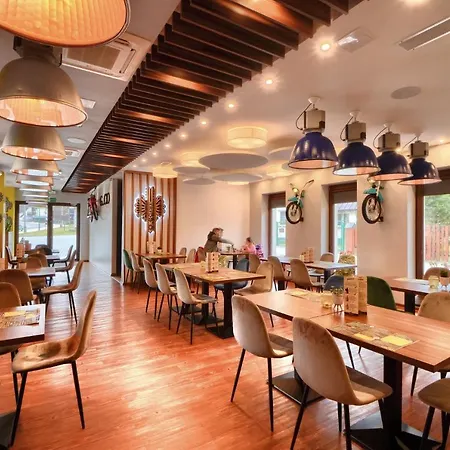 Gucio - Z Restauracja فندق مبيت وإفطار