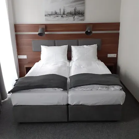 Gucio - Z Restauracja Bed & Breakfast