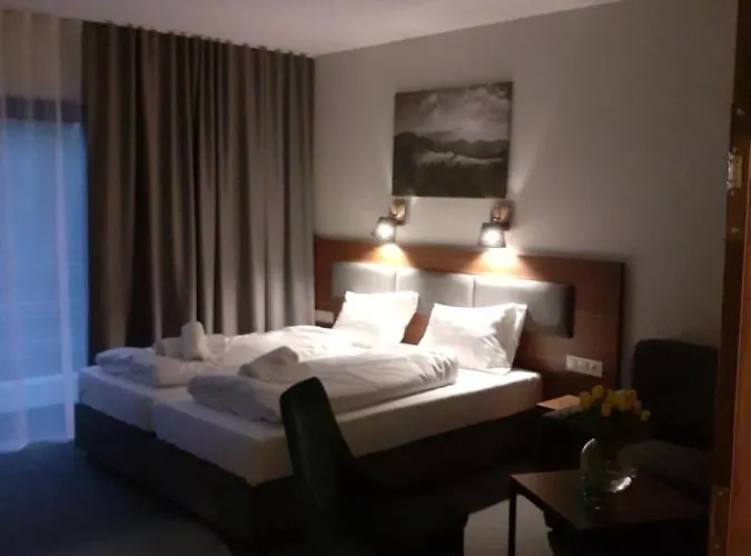 Gucio - Z Restauracja Bed & Breakfast 3*