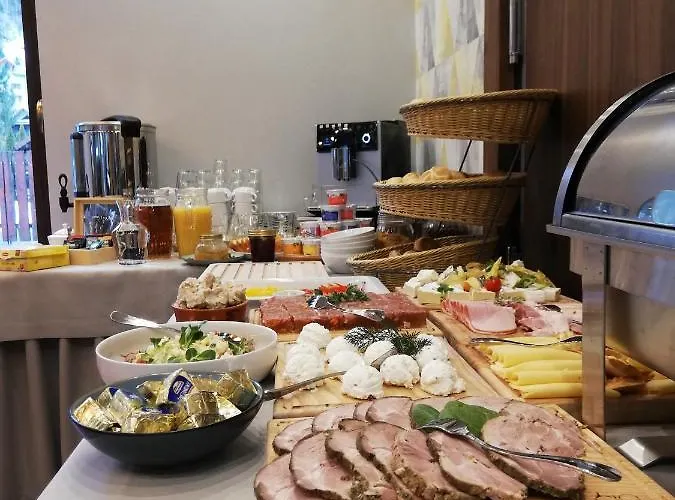 Gucio - Z Restauracja Bed & Breakfast