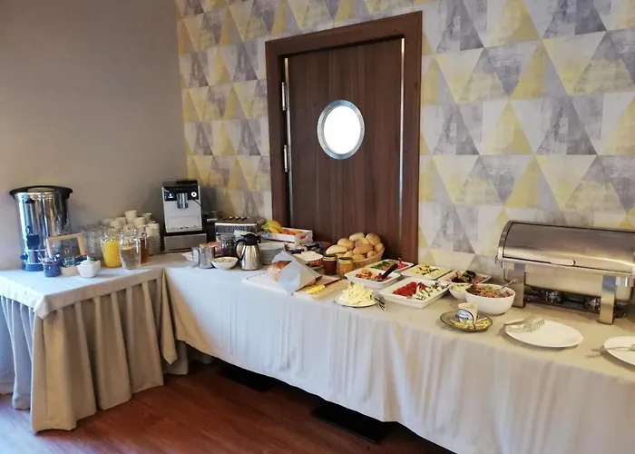 Gucio - Z Restauracja 3*