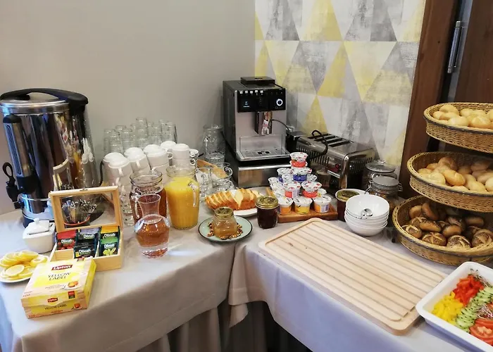 Gucio - Z Restauracja Bed & Breakfast 3*