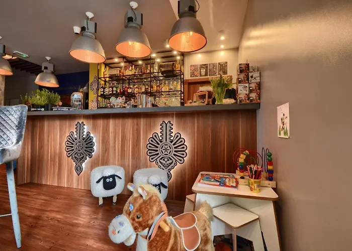 Gucio - Z Restauracja Bed & Breakfast