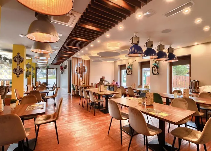 Gucio - Z Restauracja Bed & Breakfast